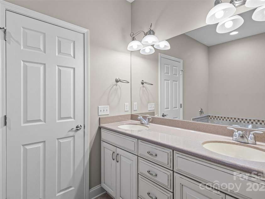58 Burlington Lane, Fletcher, NC 28732.  MLS# CAR4324810, YatesRealty ID 8765. 