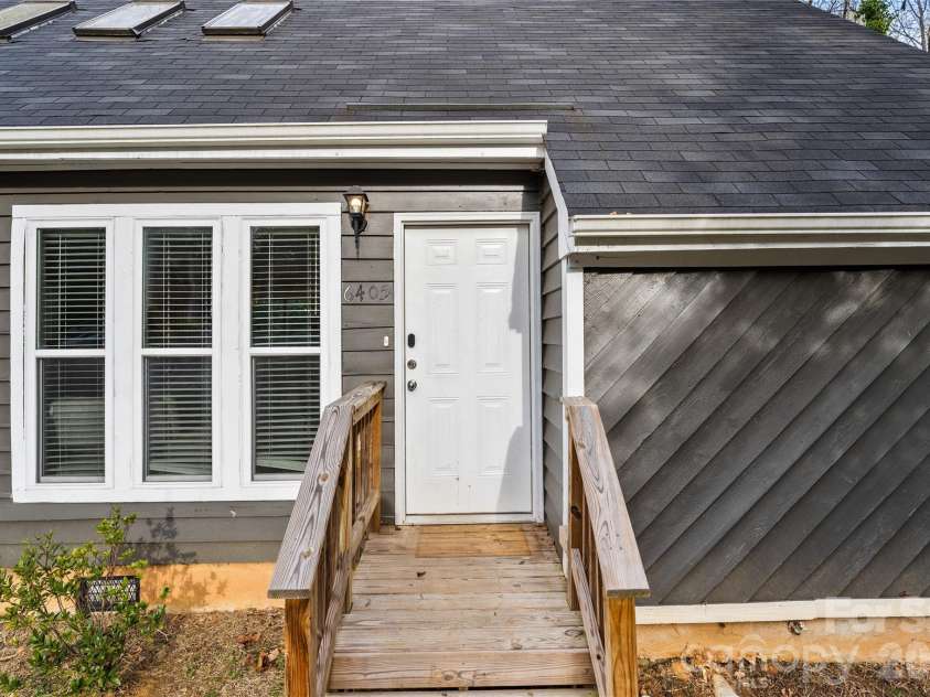 6405 Piney Path Road, Charlotte, NC 28212.  MLS# CAR4346897, YatesRealty ID 8766. 