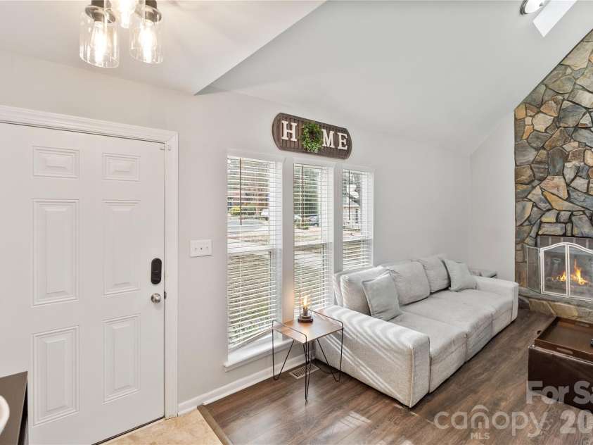 6405 Piney Path Road, Charlotte, NC 28212.  MLS# CAR4346897, YatesRealty ID 8766. 