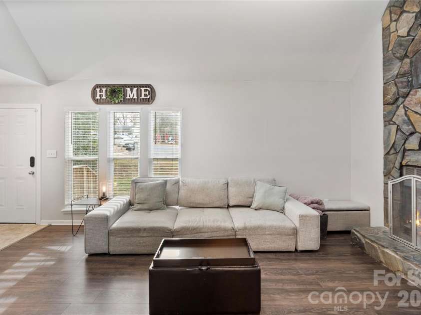 6405 Piney Path Road, Charlotte, NC 28212.  MLS# CAR4346897, YatesRealty ID 8766. 