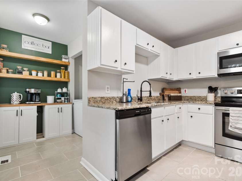 6405 Piney Path Road, Charlotte, NC 28212.  MLS# CAR4346897, YatesRealty ID 8766. 