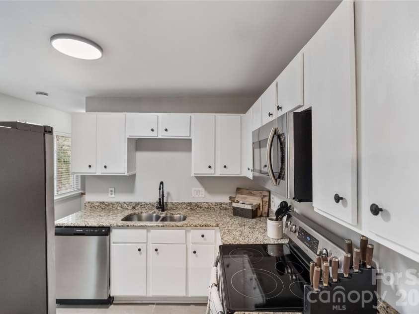 6405 Piney Path Road, Charlotte, NC 28212.  MLS# CAR4346897, YatesRealty ID 8766. 