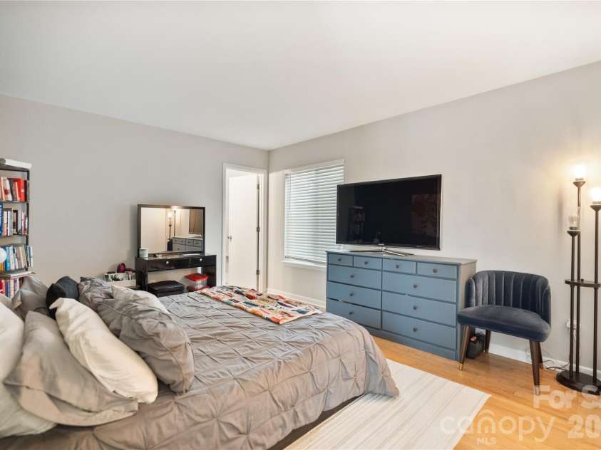 6405 Piney Path Road, Charlotte, NC 28212.  MLS# CAR4346897, YatesRealty ID 8766. 