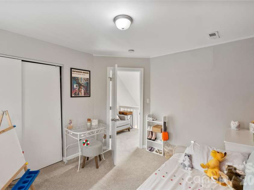 6405 Piney Path Road, Charlotte, NC 28212.  MLS# CAR4346897, YatesRealty ID 8766. 