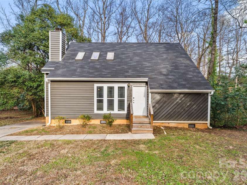 6405 Piney Path Road, Charlotte, NC 28212.  MLS# CAR4346897, YatesRealty ID 8766. 