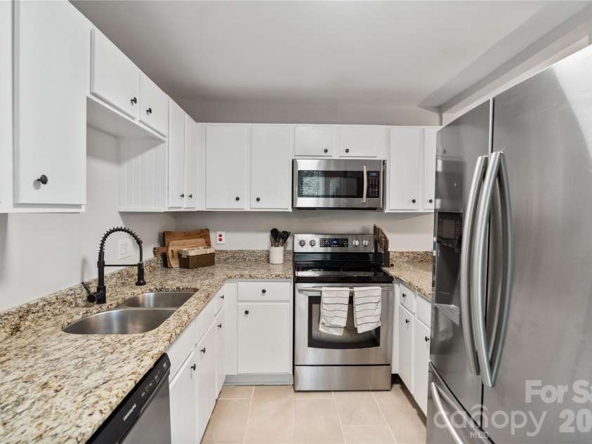 6405 Piney Path Road, Charlotte, NC 28212.  MLS# CAR4346897, YatesRealty ID 8766. 