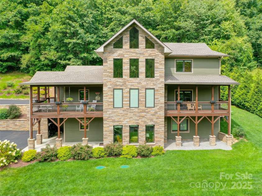 350 Inverness Drive, Waynesville, NC 28785.  MLS# CAR4207802, YatesRealty ID 8767. Exceptional mountain living!