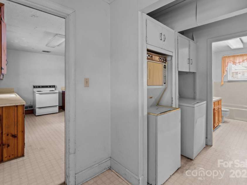 200 11th Street, Spencer, NC 28159.  MLS# CAR4218203, YatesRealty ID 877. 