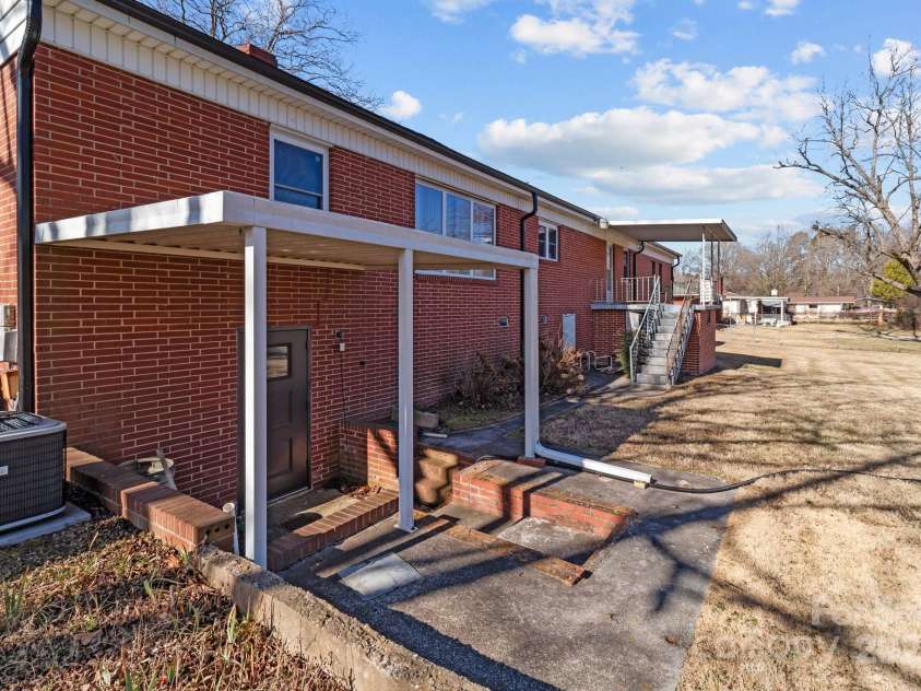 200 11th Street, Spencer, NC 28159.  MLS# CAR4218203, YatesRealty ID 877. 