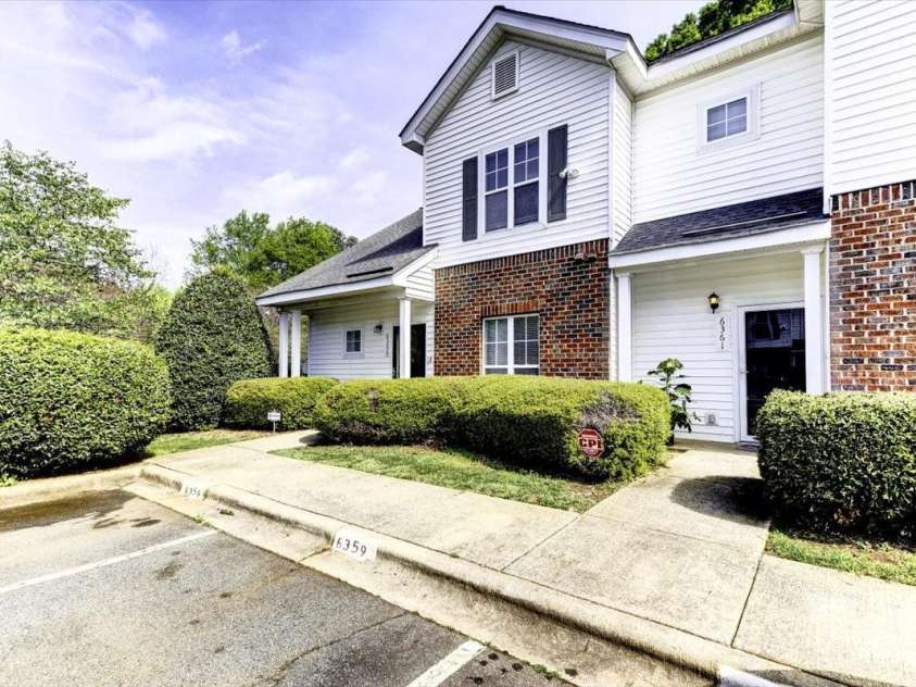 6359 Mallard View Lane, Charlotte, NC 28269.  MLS# CAR4241310, YatesRealty ID 8770. 