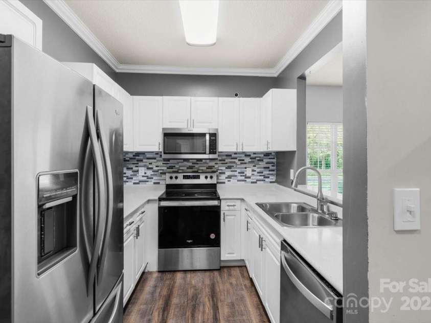 6359 Mallard View Lane, Charlotte, NC 28269.  MLS# CAR4241310, YatesRealty ID 8770. 