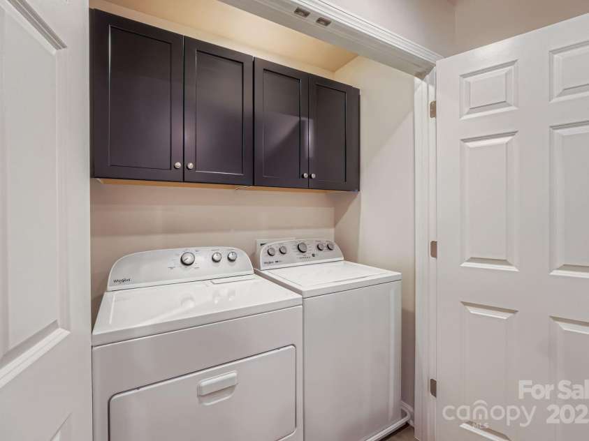 1750 J Julian Lane, Charlotte, NC 28208.  MLS# CAR4213069, YatesRealty ID 8772. 