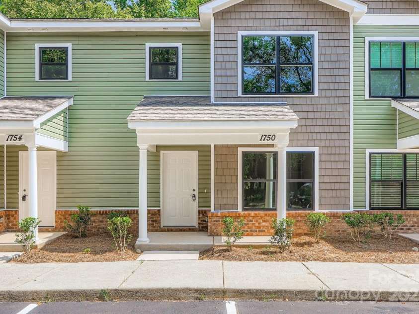 1750 J Julian Lane, Charlotte, NC 28208.  MLS# CAR4213069, YatesRealty ID 8772. 