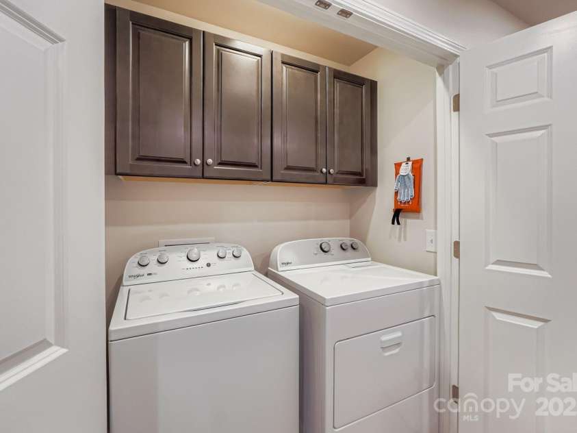 1754 J Julian Lane, Charlotte, NC 28208.  MLS# CAR4213072, YatesRealty ID 8773. 