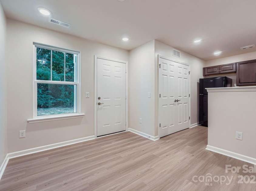 1754 J Julian Lane, Charlotte, NC 28208.  MLS# CAR4213072, YatesRealty ID 8773. 