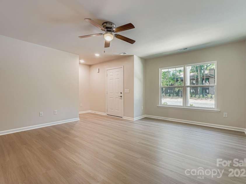 1754 J Julian Lane, Charlotte, NC 28208.  MLS# CAR4213072, YatesRealty ID 8773. 