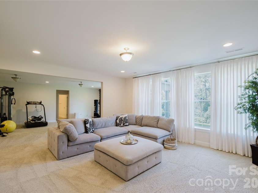 15431 Cimarron Hills Lane, Charlotte, NC 28278.  MLS# CAR4298385, YatesRealty ID 8774. 