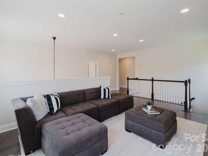 15431 Cimarron Hills Lane, Charlotte, NC 28278.  MLS# CAR4298385, YatesRealty ID 8774. BONUS ROOM