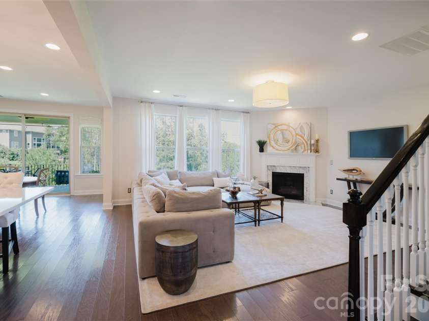 15431 Cimarron Hills Lane, Charlotte, NC 28278.  MLS# CAR4298385, YatesRealty ID 8774. GREAT ROOM