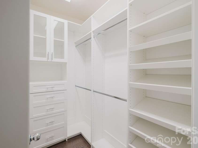 15431 Cimarron Hills Lane, Charlotte, NC 28278.  MLS# CAR4298385, YatesRealty ID 8774. HERS PRIMARY CLOSET