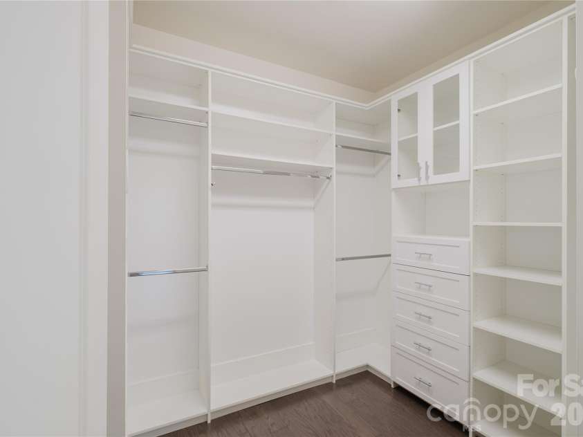 15431 Cimarron Hills Lane, Charlotte, NC 28278.  MLS# CAR4298385, YatesRealty ID 8774. HIS PRIMARY CLOSET