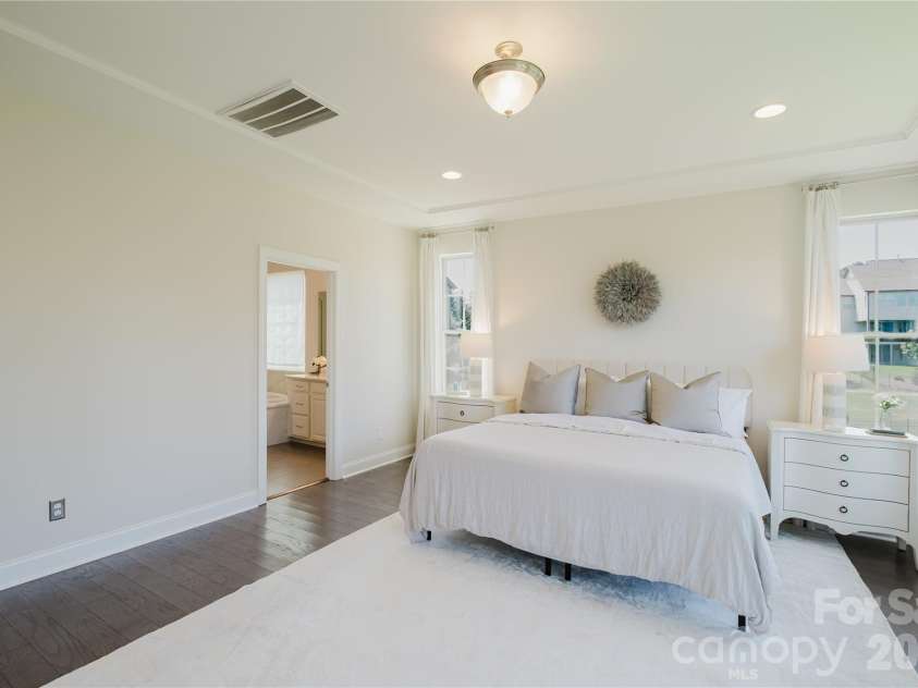 15431 Cimarron Hills Lane, Charlotte, NC 28278.  MLS# CAR4298385, YatesRealty ID 8774. PRIMARY BEDROOM