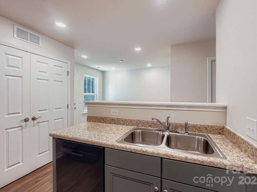 1758 J Julian Lane, Charlotte, NC 28208.  MLS# CAR4213076, YatesRealty ID 8774. 