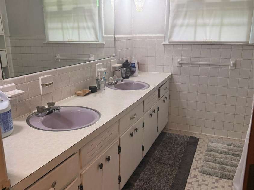 4730 16th Street Drive, Hickory, NC 28602.  MLS# CAR4220964, YatesRealty ID 8775. 