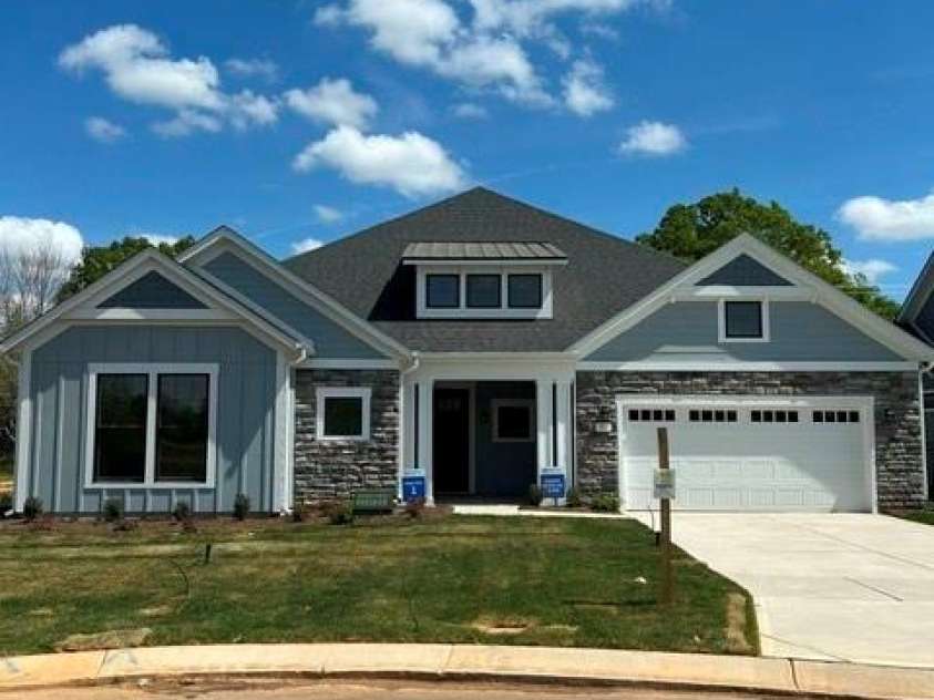 3015 Five Creek Road, Charlotte, NC 28213.  MLS# CAR4343497, YatesRealty ID 8776. 
