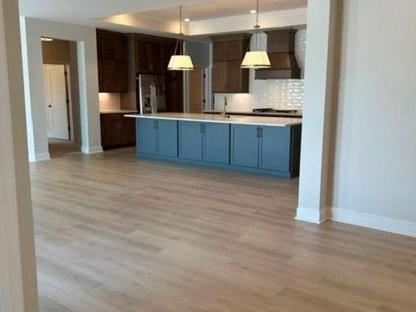 3015 Five Creek Road, Charlotte, NC 28213.  MLS# CAR4343497, YatesRealty ID 8776. 