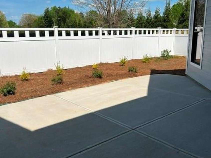 3015 Five Creek Road, Charlotte, NC 28213.  MLS# CAR4343497, YatesRealty ID 8776. 