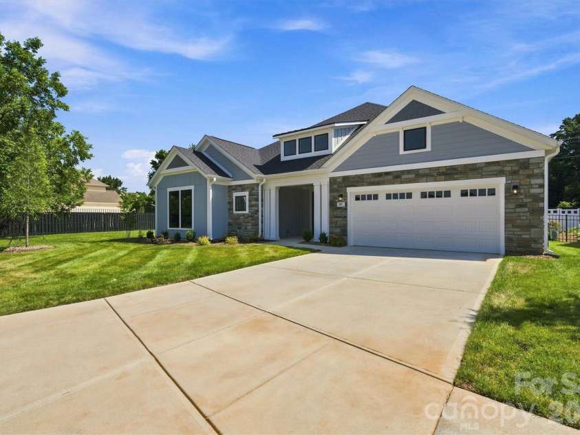 3015 Five Creek Road, Charlotte, NC 28213.  MLS# CAR4343497, YatesRealty ID 8776. 