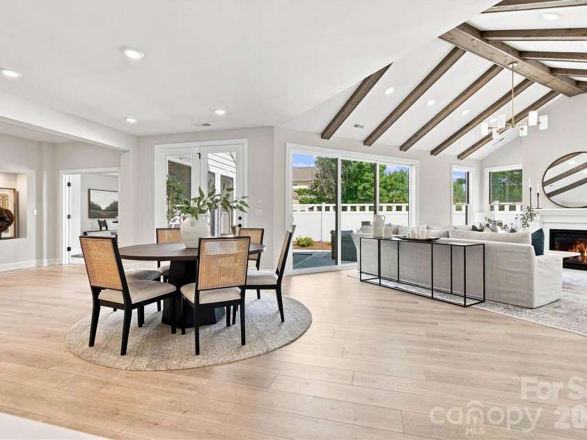 3015 Five Creek Road, Charlotte, NC 28213.  MLS# CAR4343497, YatesRealty ID 8776. 