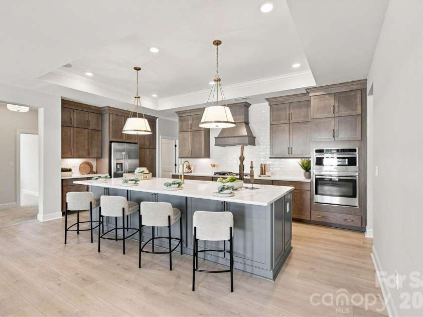3015 Five Creek Road, Charlotte, NC 28213.  MLS# CAR4343497, YatesRealty ID 8776. 