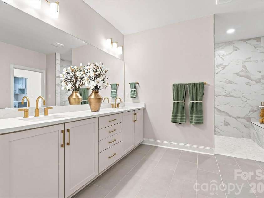 3015 Five Creek Road, Charlotte, NC 28213.  MLS# CAR4343497, YatesRealty ID 8776. 