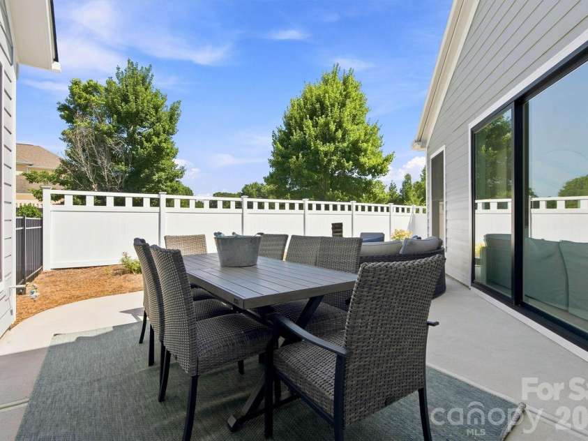 3015 Five Creek Road, Charlotte, NC 28213.  MLS# CAR4343497, YatesRealty ID 8776. 