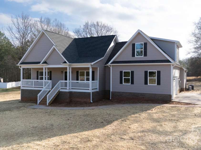 2364 Valley Meadows Drive, York, SC 29745.  MLS# CAR4220610, YatesRealty ID 8777. 