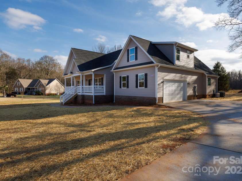 2364 Valley Meadows Drive, York, SC 29745.  MLS# CAR4220610, YatesRealty ID 8777. 