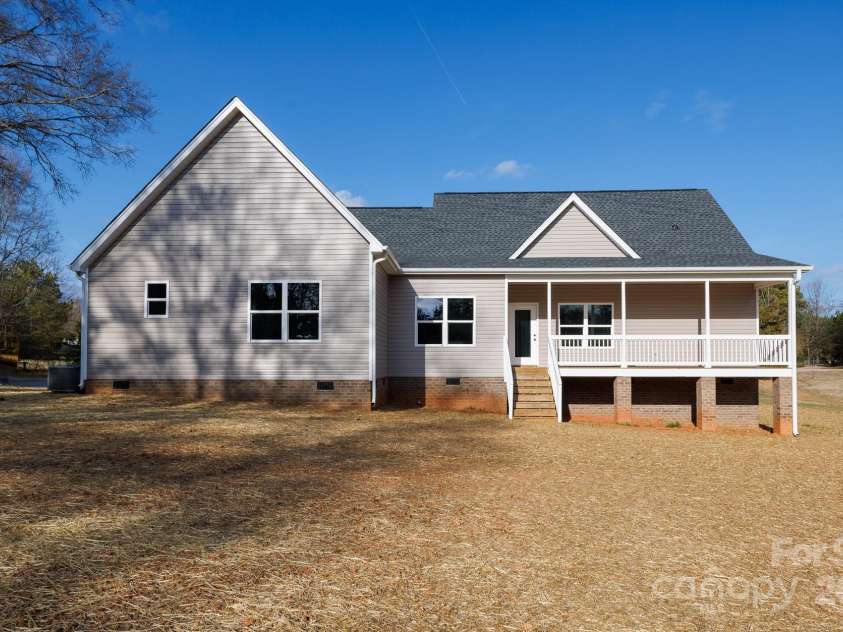 2364 Valley Meadows Drive, York, SC 29745.  MLS# CAR4220610, YatesRealty ID 8777. 