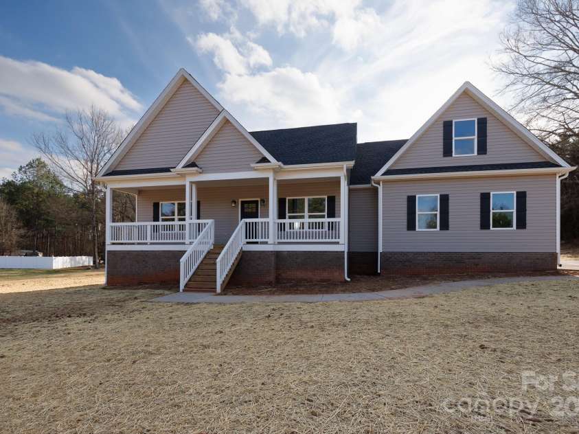 2364 Valley Meadows Drive, York, SC 29745.  MLS# CAR4220610, YatesRealty ID 8777. 