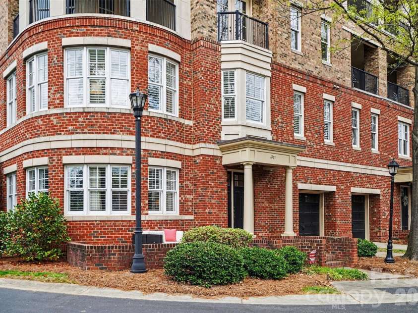 6705 Louisburg Square Lane, Charlotte, NC 28210.  MLS# CAR4363581, YatesRealty ID 8777. 