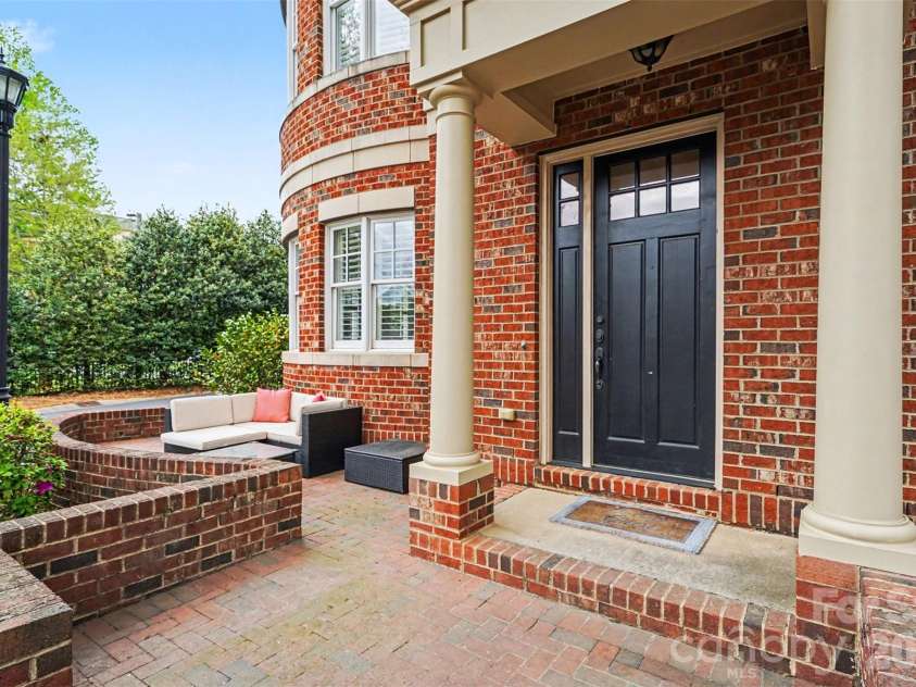 6705 Louisburg Square Lane, Charlotte, NC 28210.  MLS# CAR4363581, YatesRealty ID 8777. 