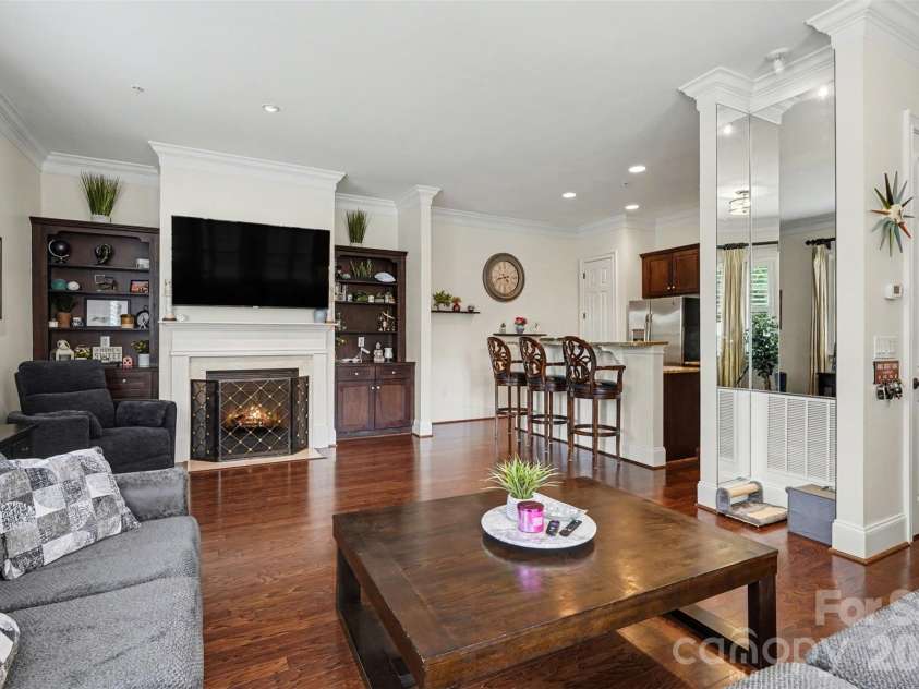 6705 Louisburg Square Lane, Charlotte, NC 28210.  MLS# CAR4363581, YatesRealty ID 8777. 
