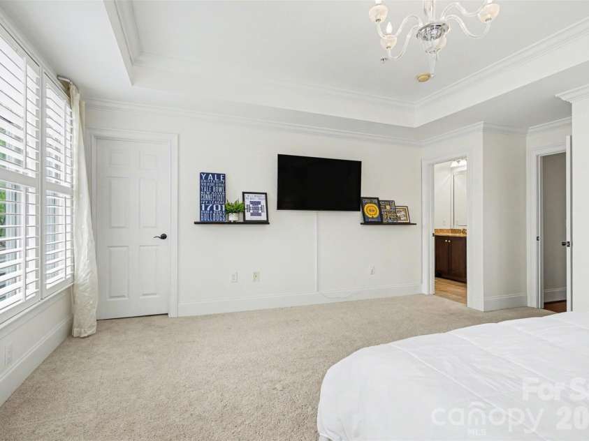 6705 Louisburg Square Lane, Charlotte, NC 28210.  MLS# CAR4363581, YatesRealty ID 8777. 