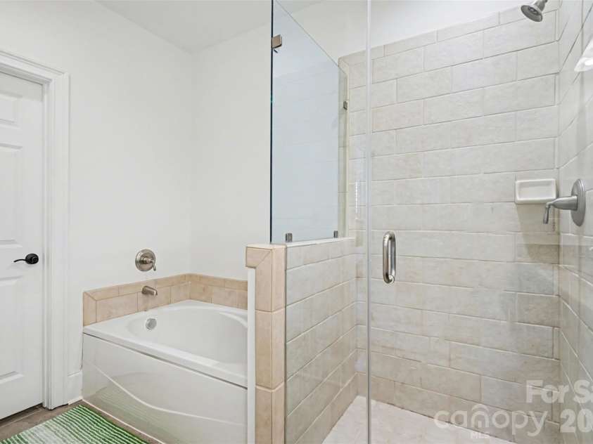 6705 Louisburg Square Lane, Charlotte, NC 28210.  MLS# CAR4363581, YatesRealty ID 8777. 