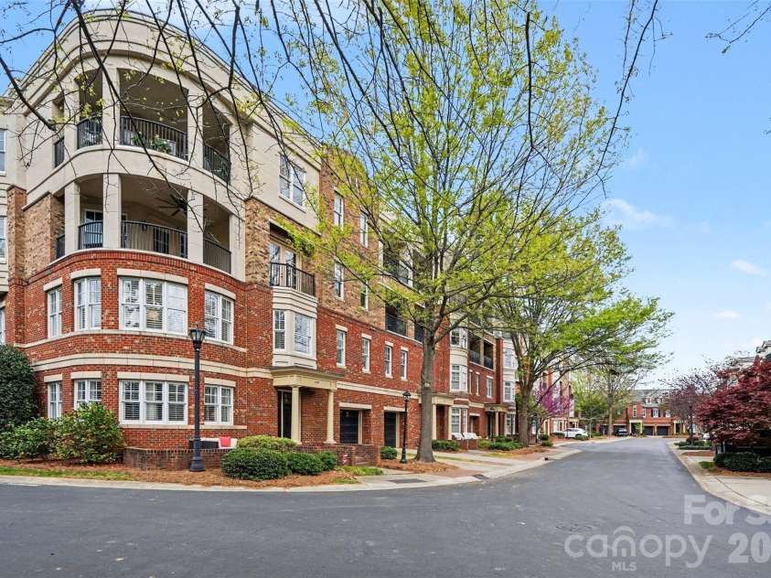 6705 Louisburg Square Lane, Charlotte, NC 28210.  MLS# CAR4363581, YatesRealty ID 8777. 