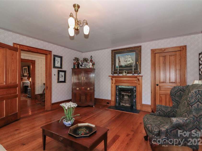 235 Walnut Street, Statesville, NC 28677.  MLS# CAR4134450, YatesRealty ID 8778. 4 Bedroom