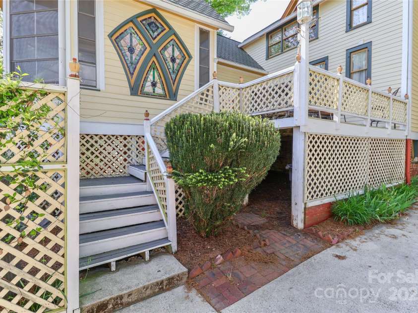 235 Walnut Street, Statesville, NC 28677.  MLS# CAR4134450, YatesRealty ID 8778. 