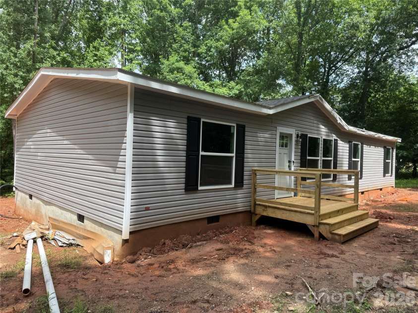 2468 Bonnie Glen, Clover, SC 29710.  MLS# CAR4328360, YatesRealty ID 8778. 