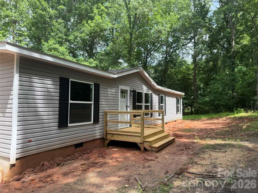 2468 Bonnie Glen, Clover, SC 29710.  MLS# CAR4328360, YatesRealty ID 8778. 